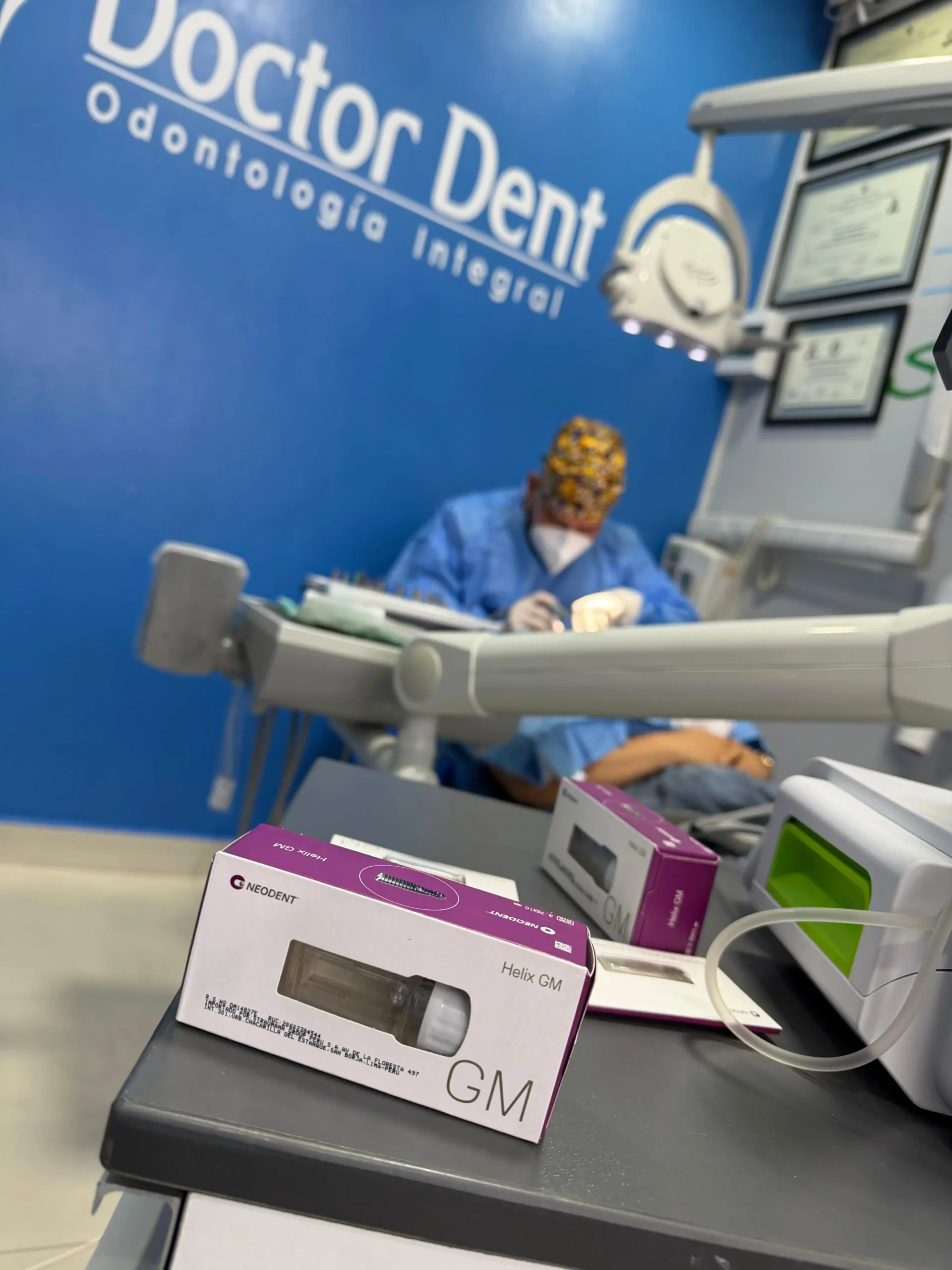 Cirugía de implantes dentales Dr. Javier Cárdenas